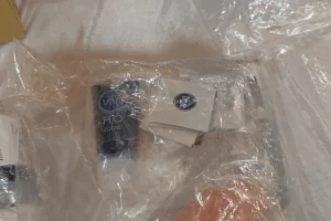 Alat kontrasepsi dan pelumas menjadi barang bukti kasus kematian Diplomat Arya Daru saat ditampilakan saat konpers di Polda Metro Jaya, Jakarta, Selasa (29/7)